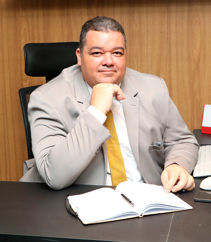 Dr Cristiano Lima